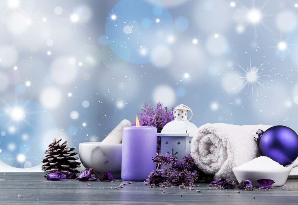 Karácsonyi wellnesskompozíció lilában, levendulával