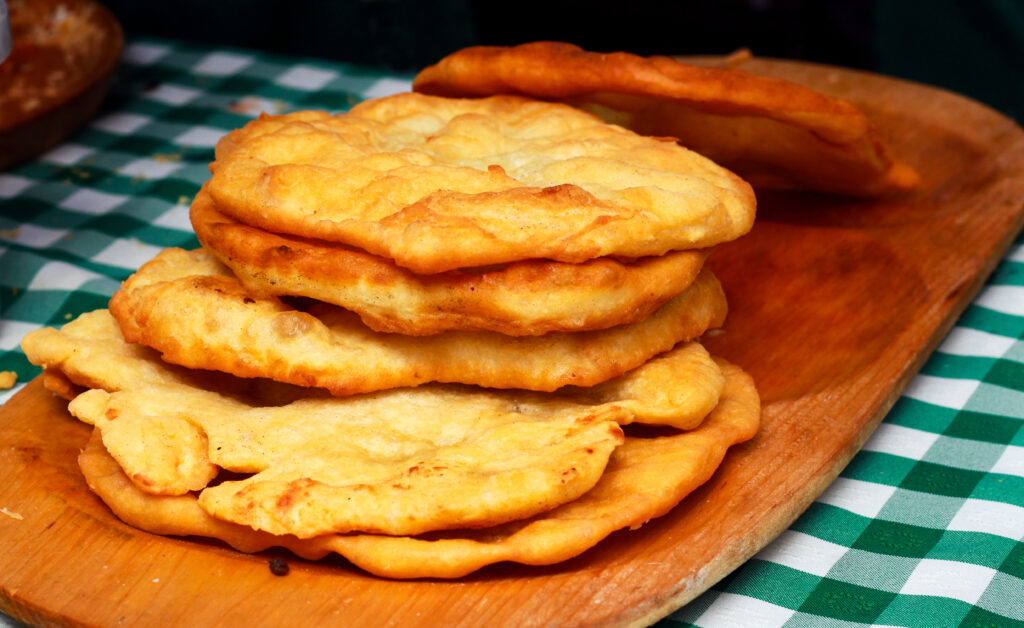 Lángosok fatálcán