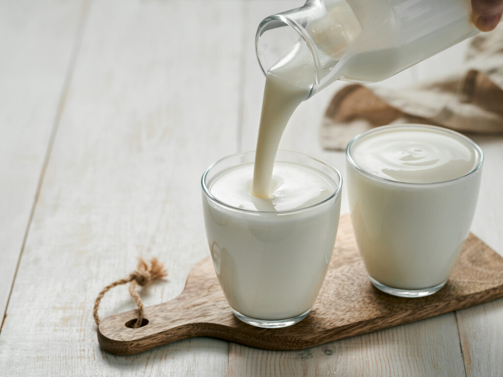 Joghurt, kefi pohárban