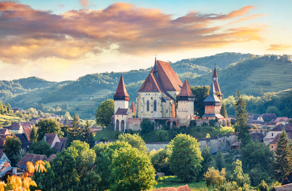Erdély, Bierta, gyönyörű kilátás a templomra