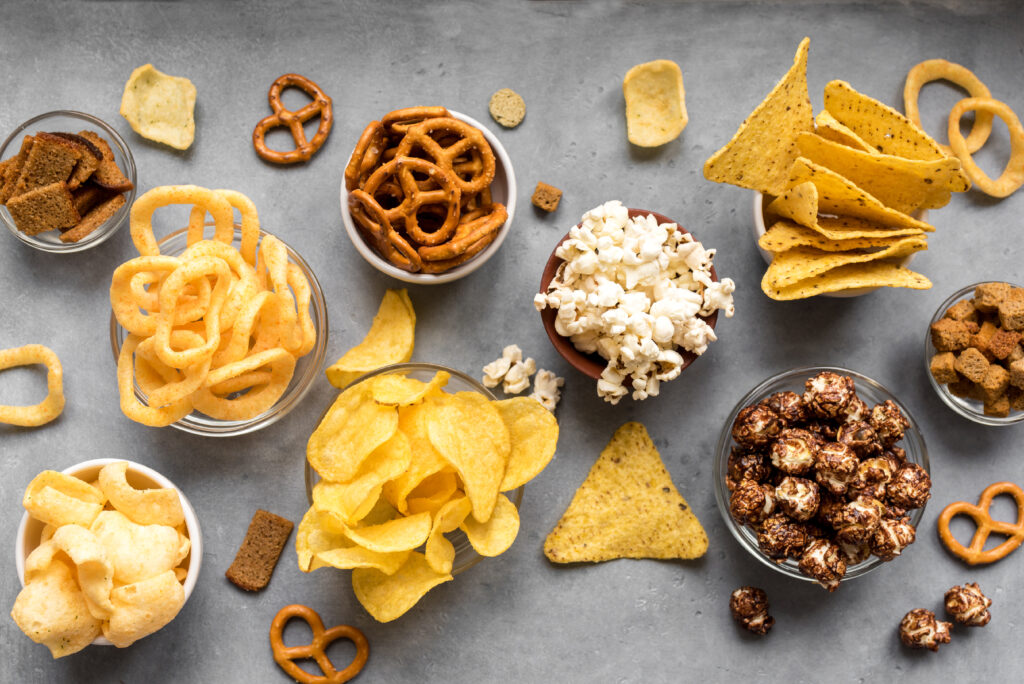 chips, keksz, ropi
