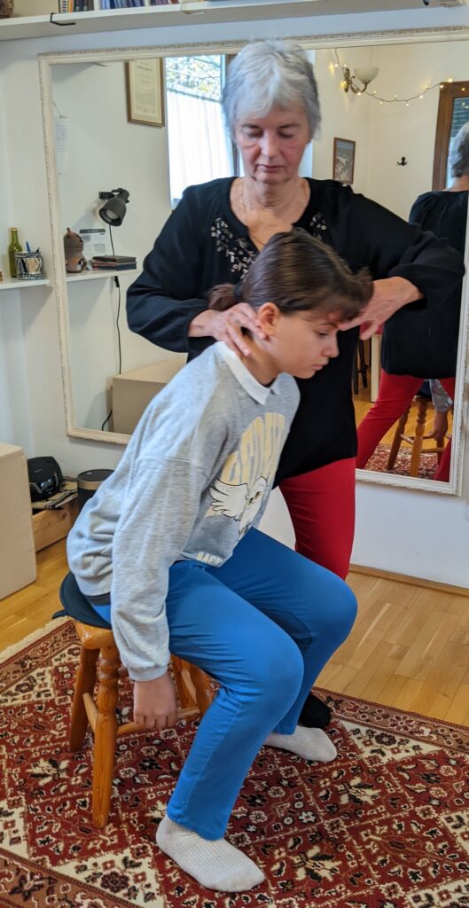 Felállás tanítása az egyensúly folyamatos megtartásával