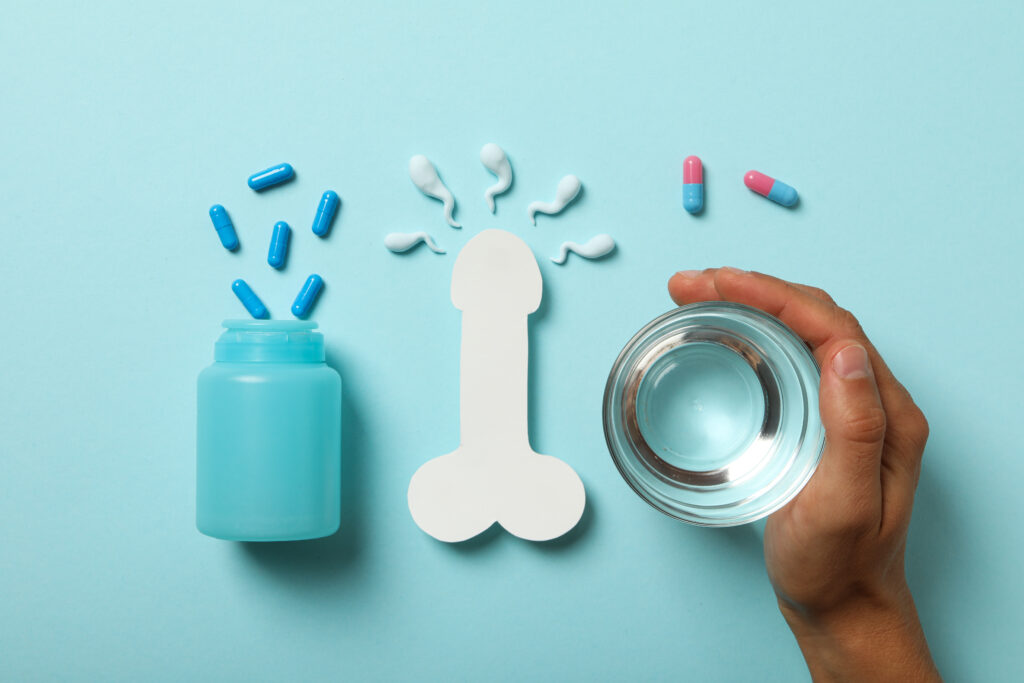 Szexuális segítséget adó Viagra tabletta a férfiak potenciáljának növelése és egy pohár víz