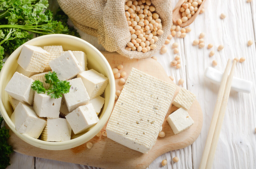 Tofu kockázva és szójabab